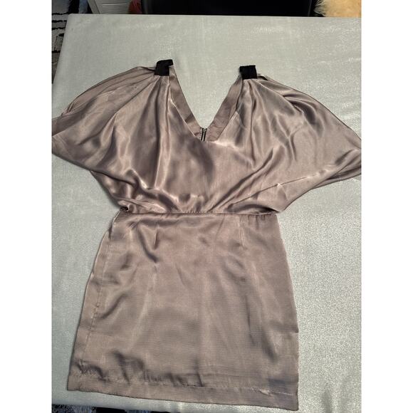 Forever 21 Mini Dress Champagne Full Length Zipper Women's Large Bat Wing Sleeve - Picture 3 of 7